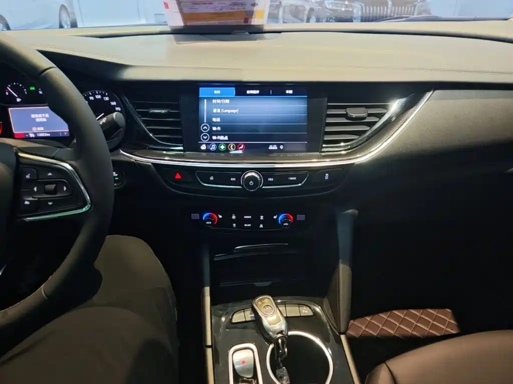 Buick Regal — миниатюра 10