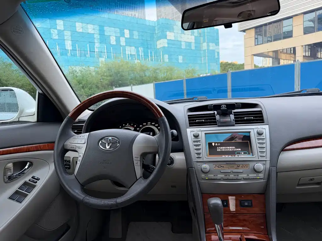 Toyota Camry — миниатюра 7