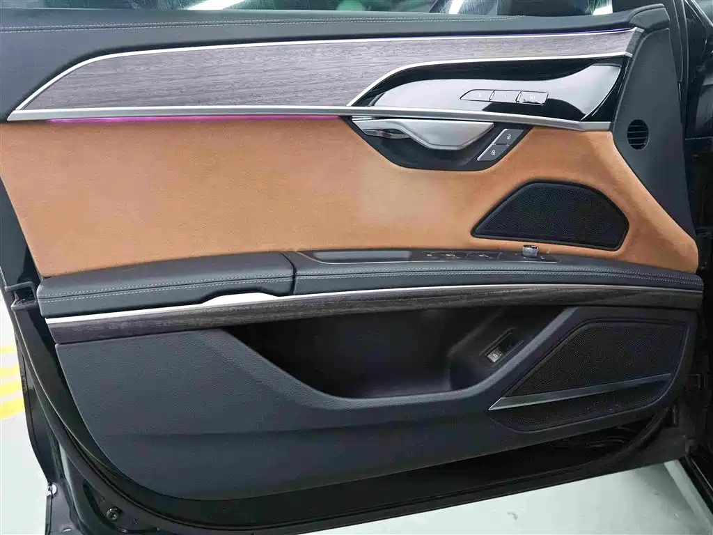 Audi A8 — миниатюра 9