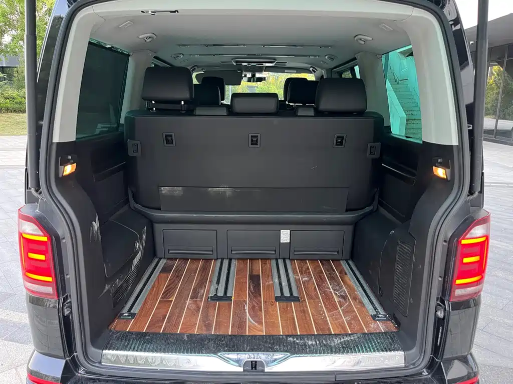 Volkswagen Multivan — миниатюра 13