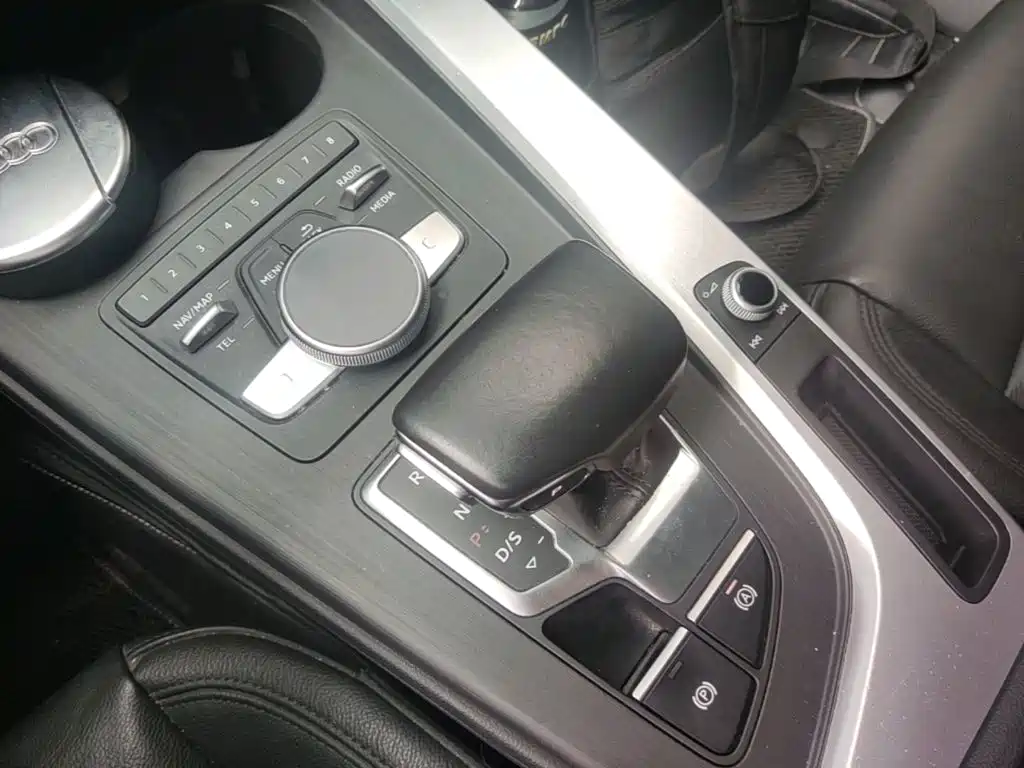 Audi A4L — миниатюра 10