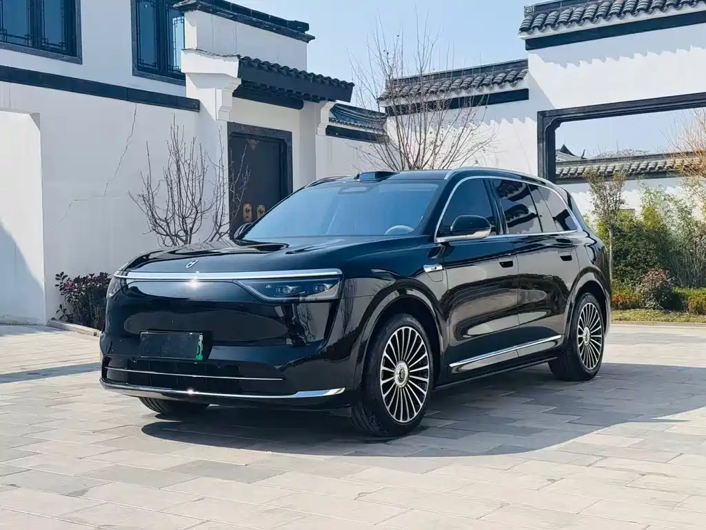 AITO ASK THE WORLD M8