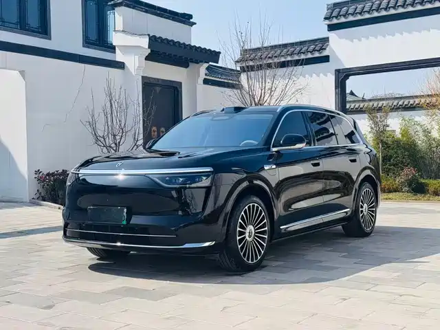 AITO ASK THE WORLD M8 2025