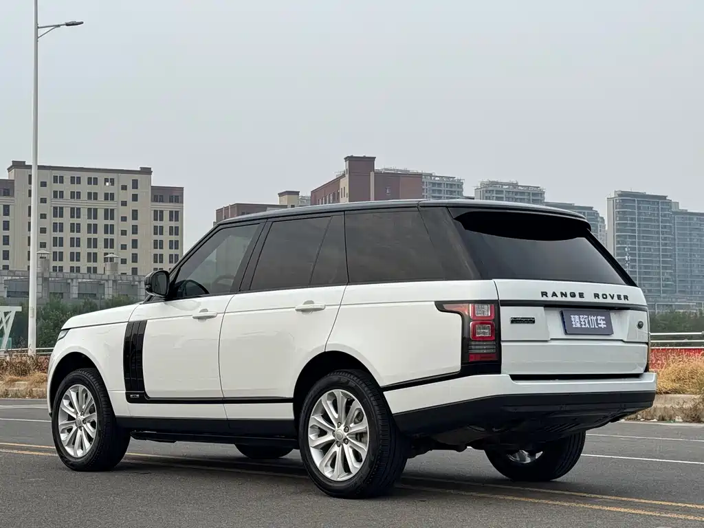 Land Rover Range Rover — миниатюра 8