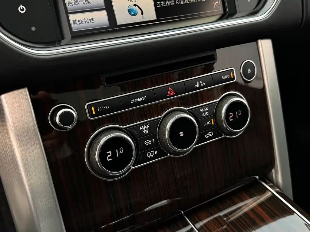 Land Rover Range Rover — миниатюра 18