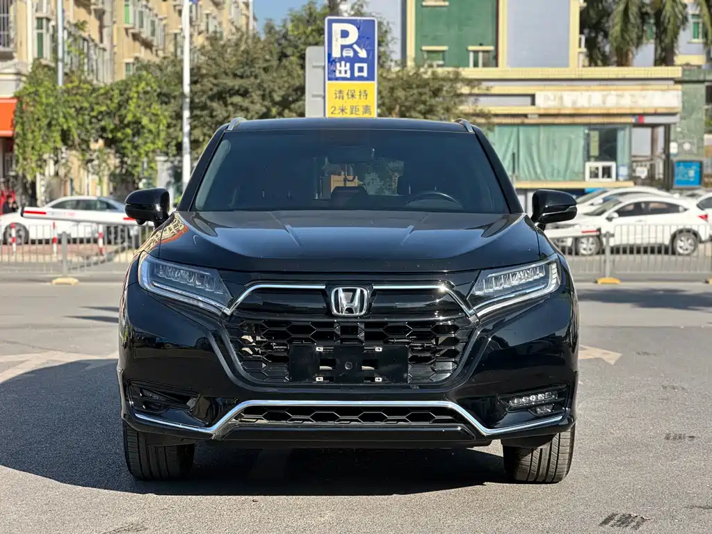 HONDA UR V
