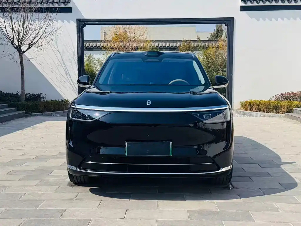 AITO ASK THE WORLD M8