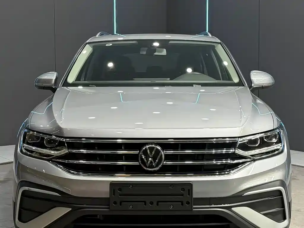 Volkswagen Tiguan L — миниатюра 2