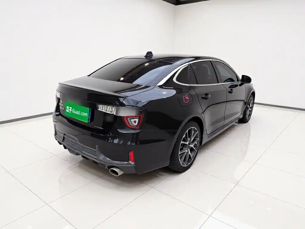 Lynk & Co 03 — миниатюра 4