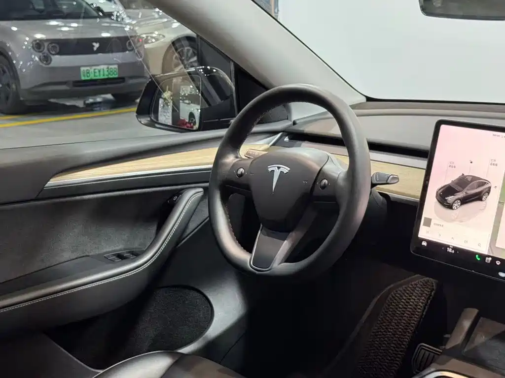 Tesla Model Y — фотографии объявления, Фото 13