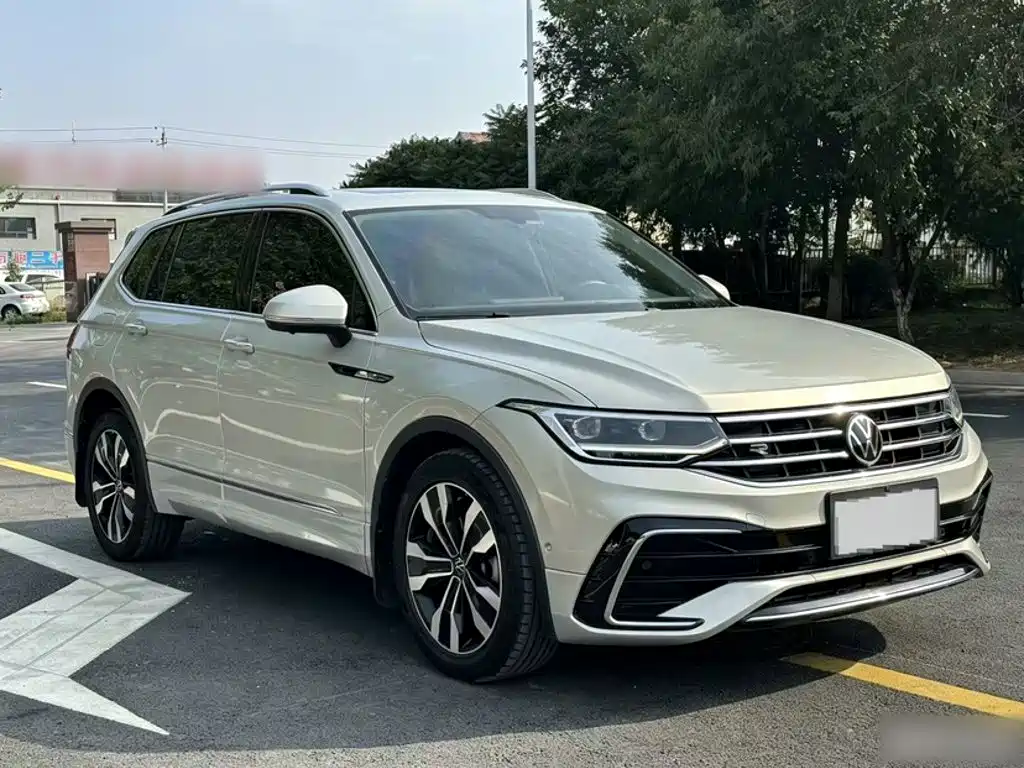 Volkswagen Tiguan L — миниатюра 4