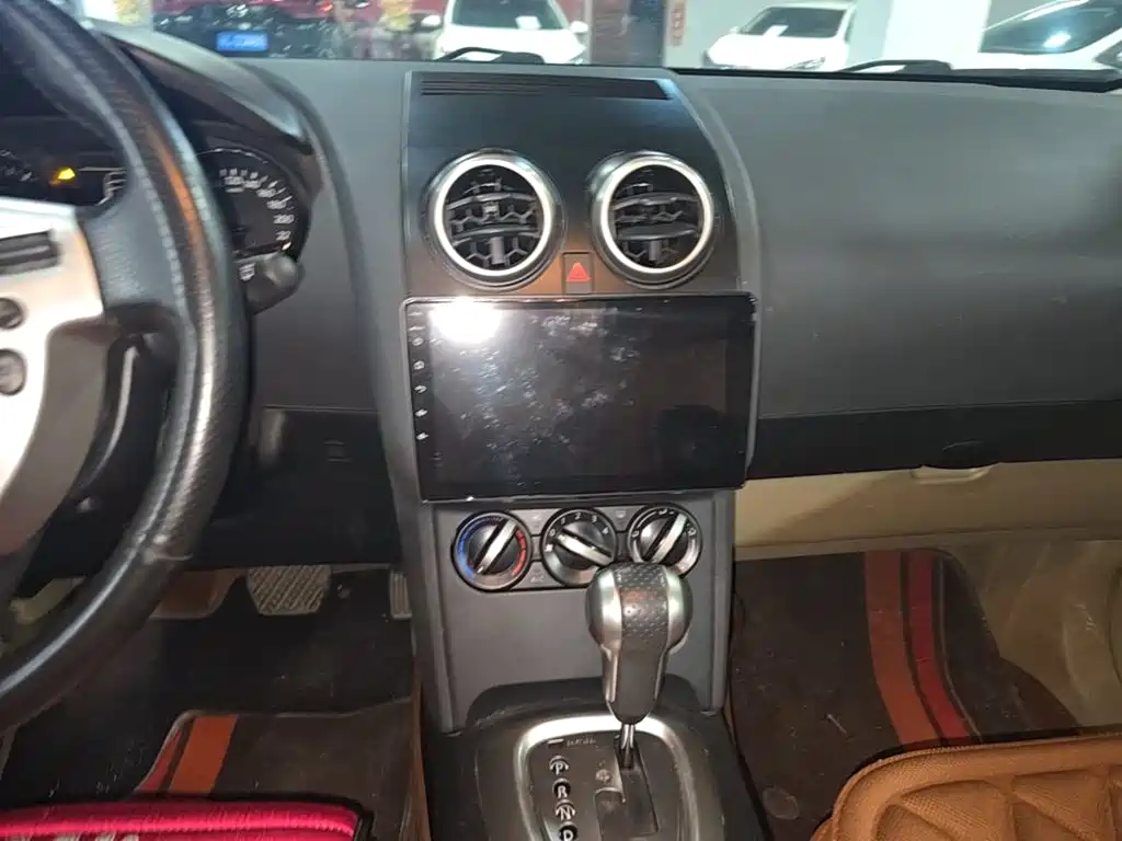Nissan Qashqai — миниатюра 13