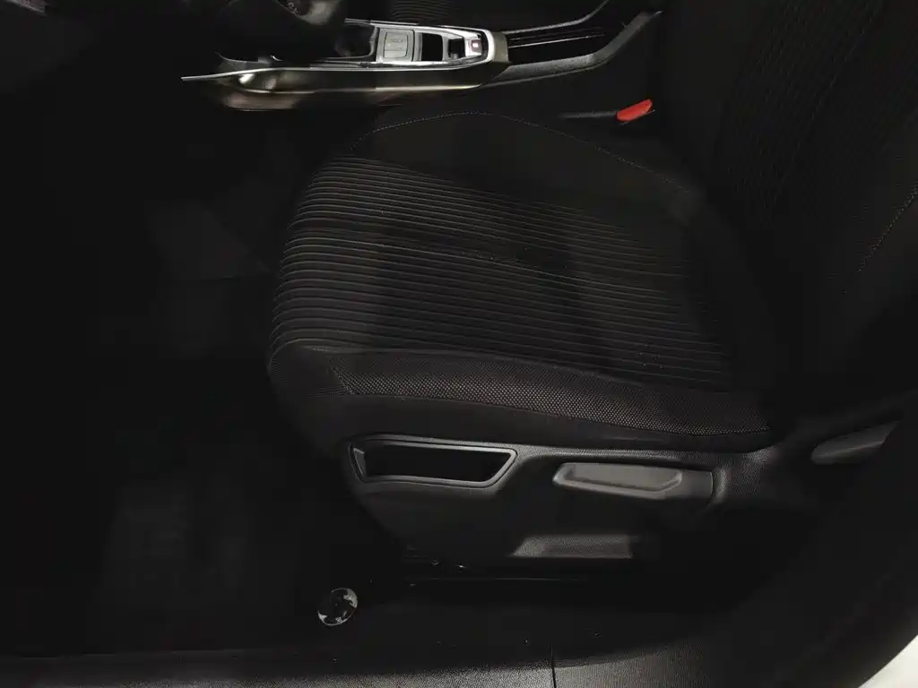 Peugeot 408 — миниатюра 20