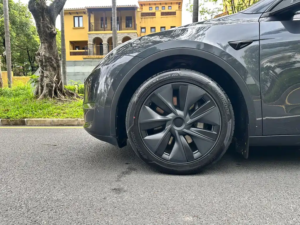 Tesla Model Y — фотографии объявления, Фото 11