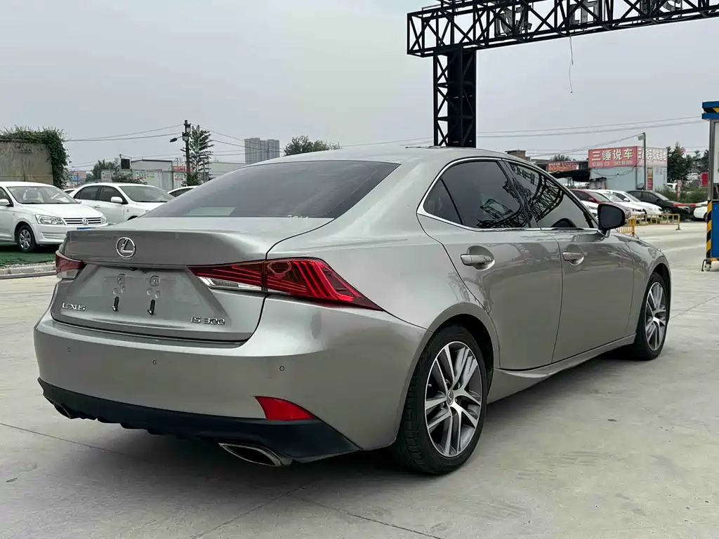 Lexus IS — миниатюра 7
