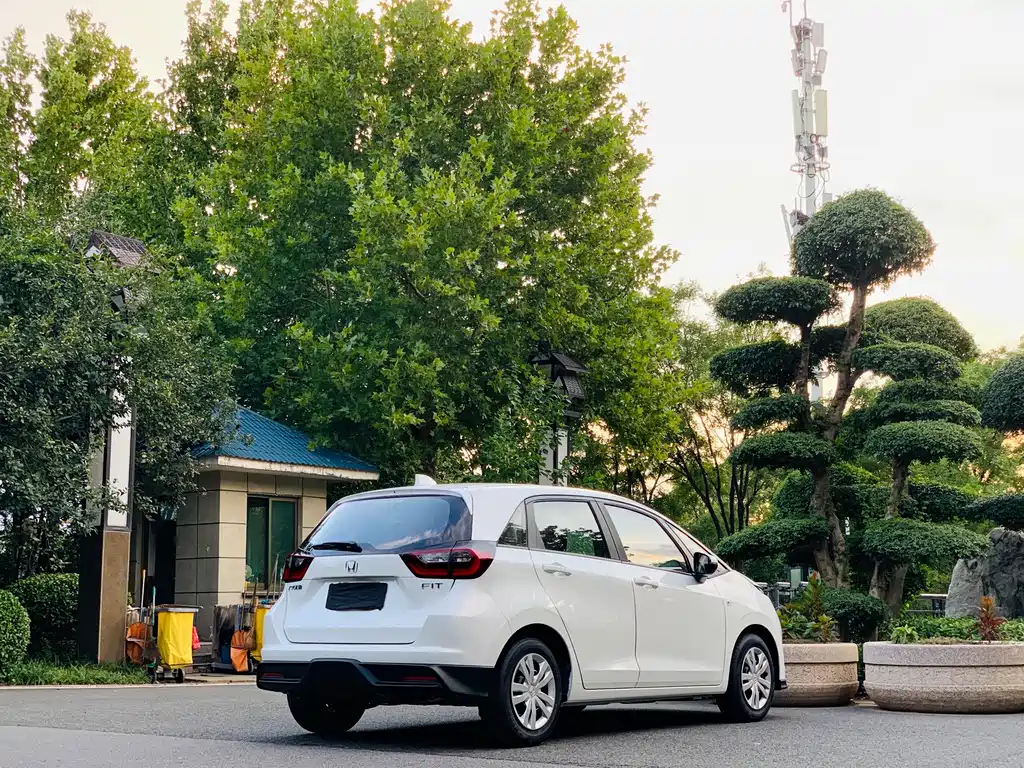 Honda Fit — миниатюра 21