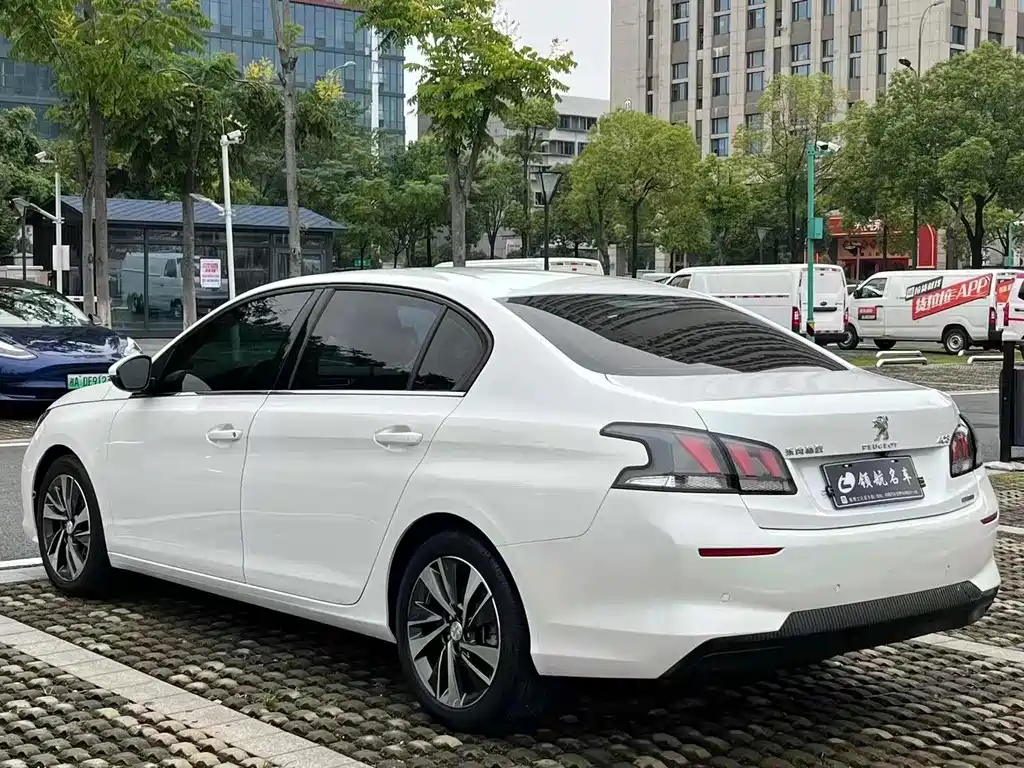 Peugeot 408 — миниатюра 4