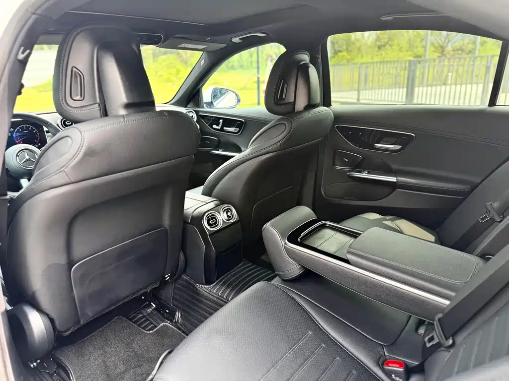 Mercedes-Benz C-Class — миниатюра 18