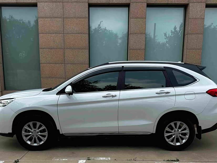 Haval Haval M6 1.5 л 2021 г. Белый, пробег 47000 км