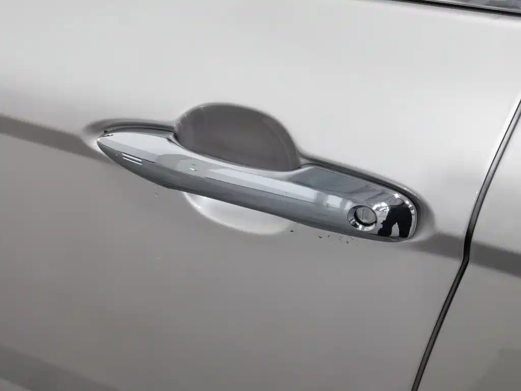 Toyota Camry — миниатюра 18