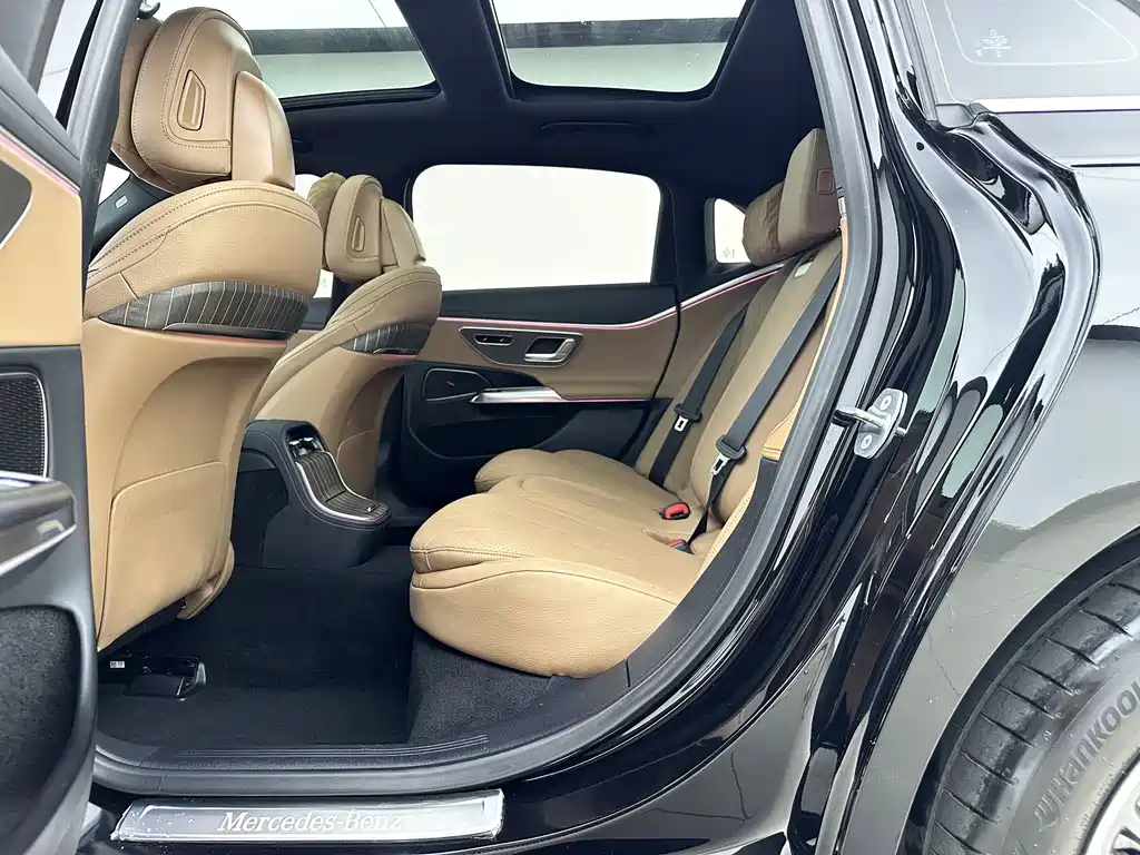 Mercedes-Benz E-Class — миниатюра 6