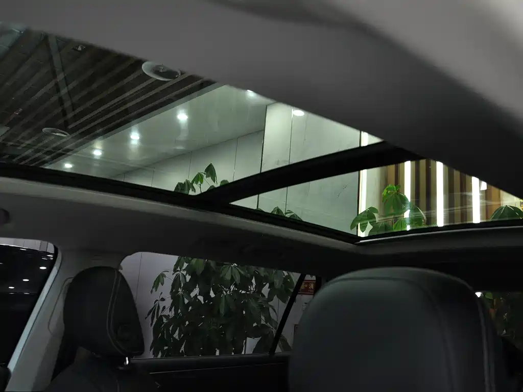 Volkswagen Tiguan L — миниатюра 13