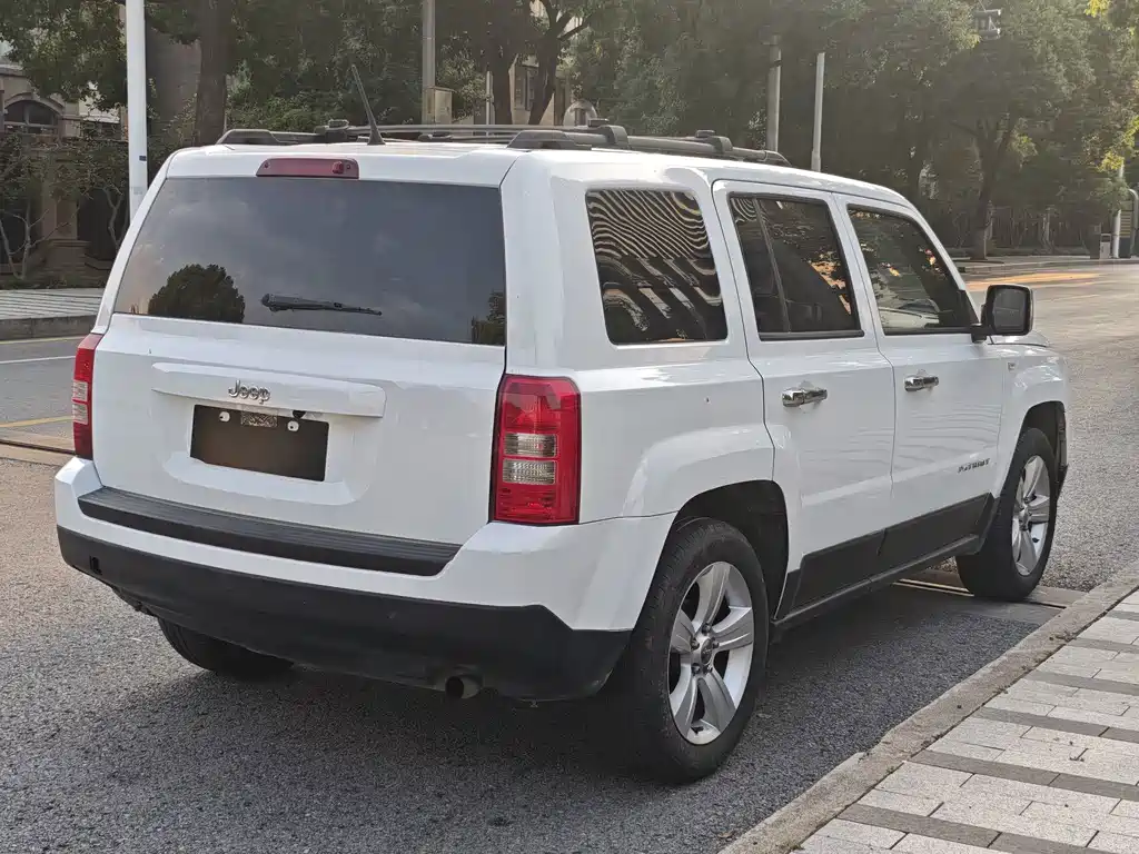 Jeep Patriot — миниатюра 7