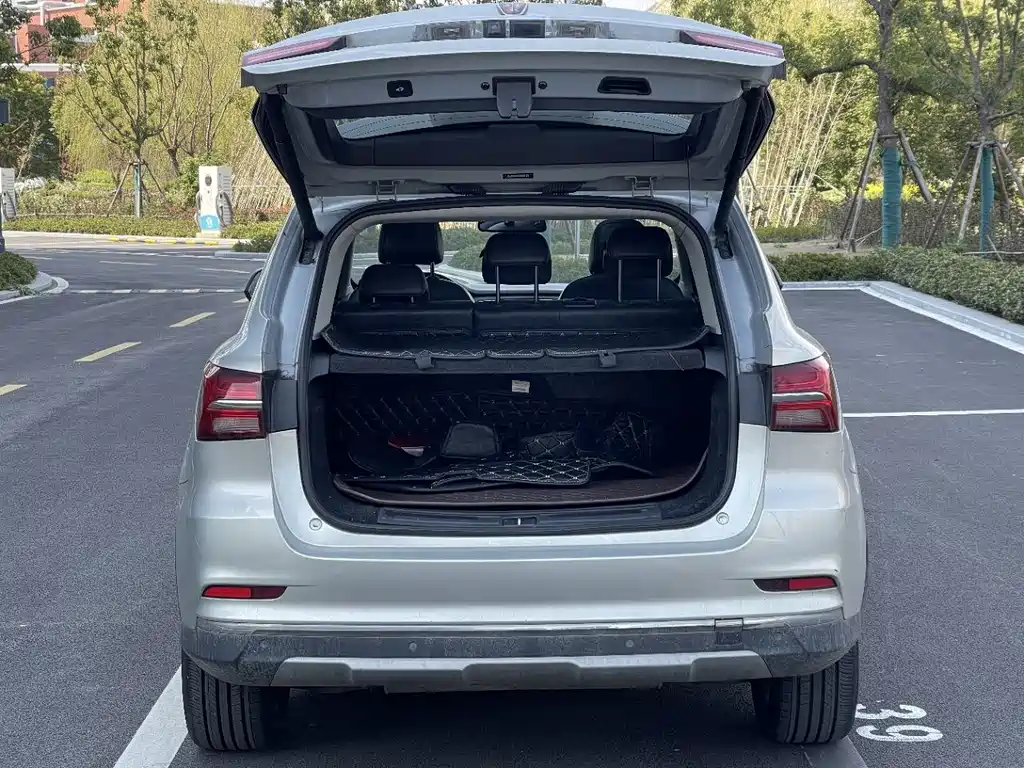 ROEWE RX5 NEW ENERGY