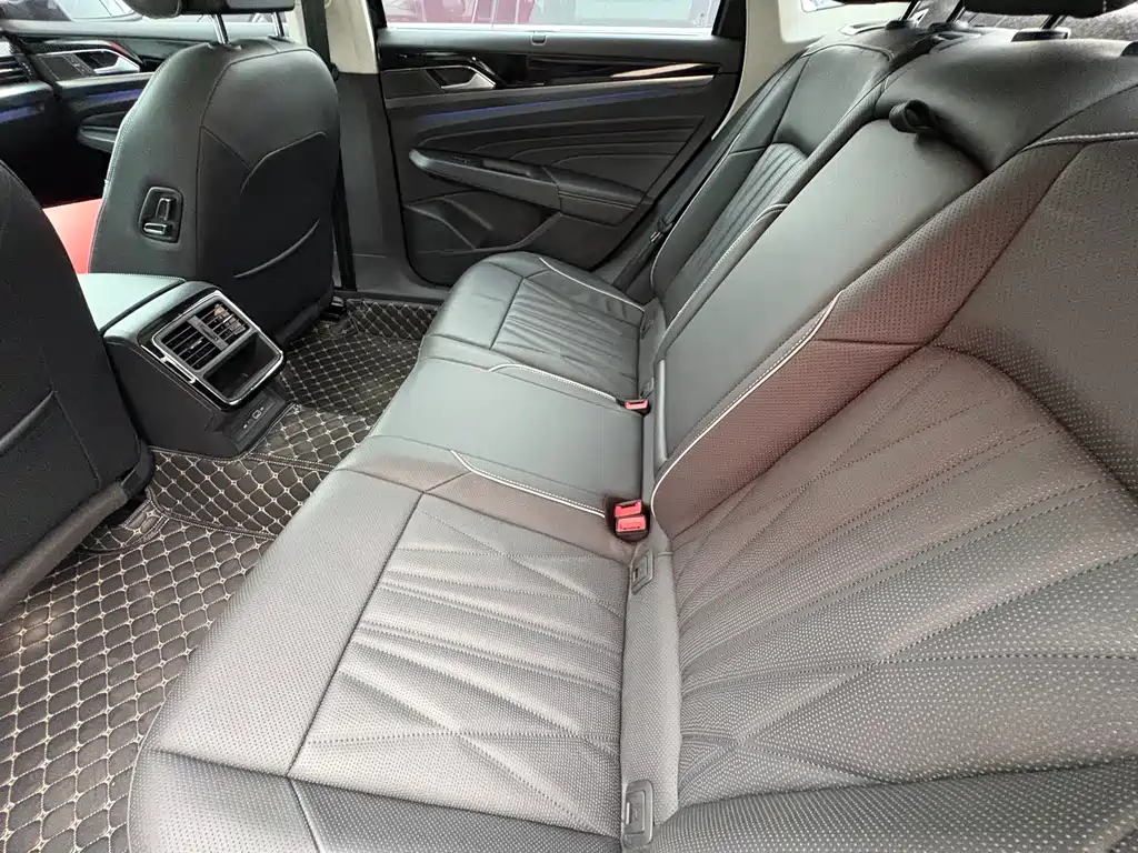 Volkswagen Passat 2022 330TSI Elite