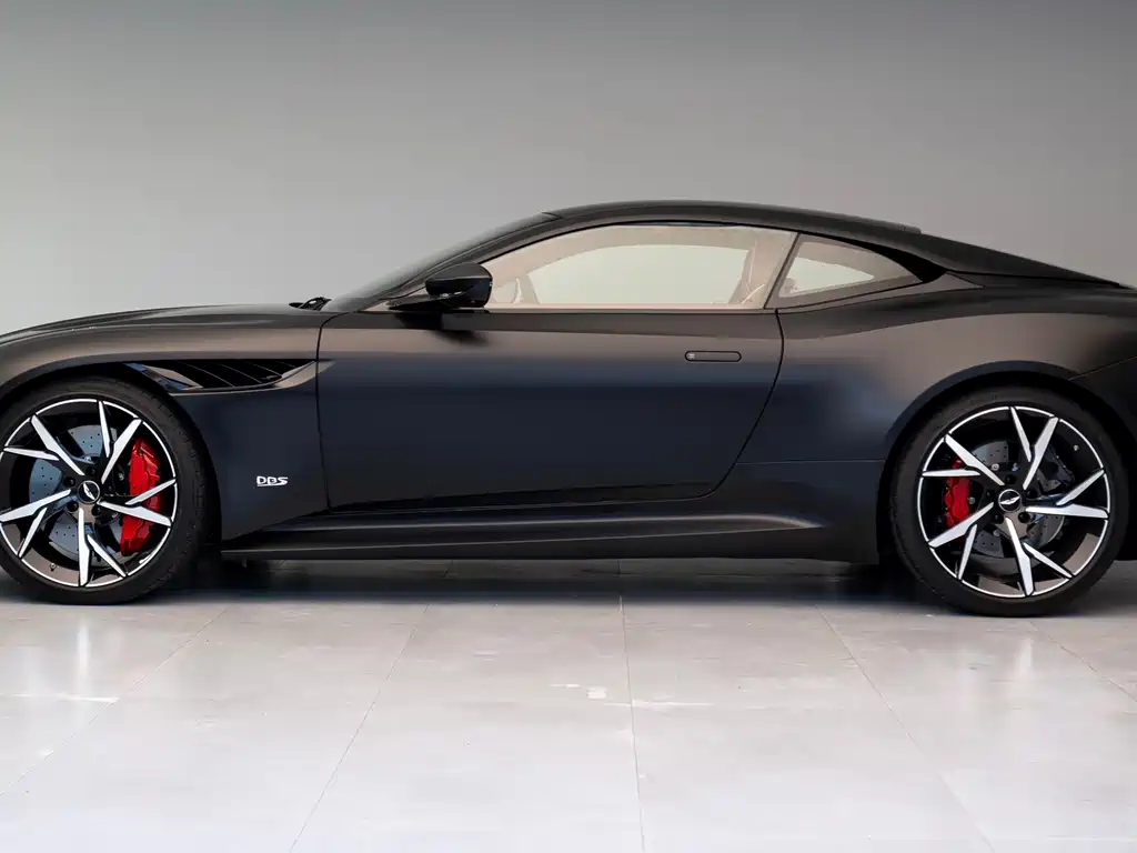 ASTON MARTIN DBS