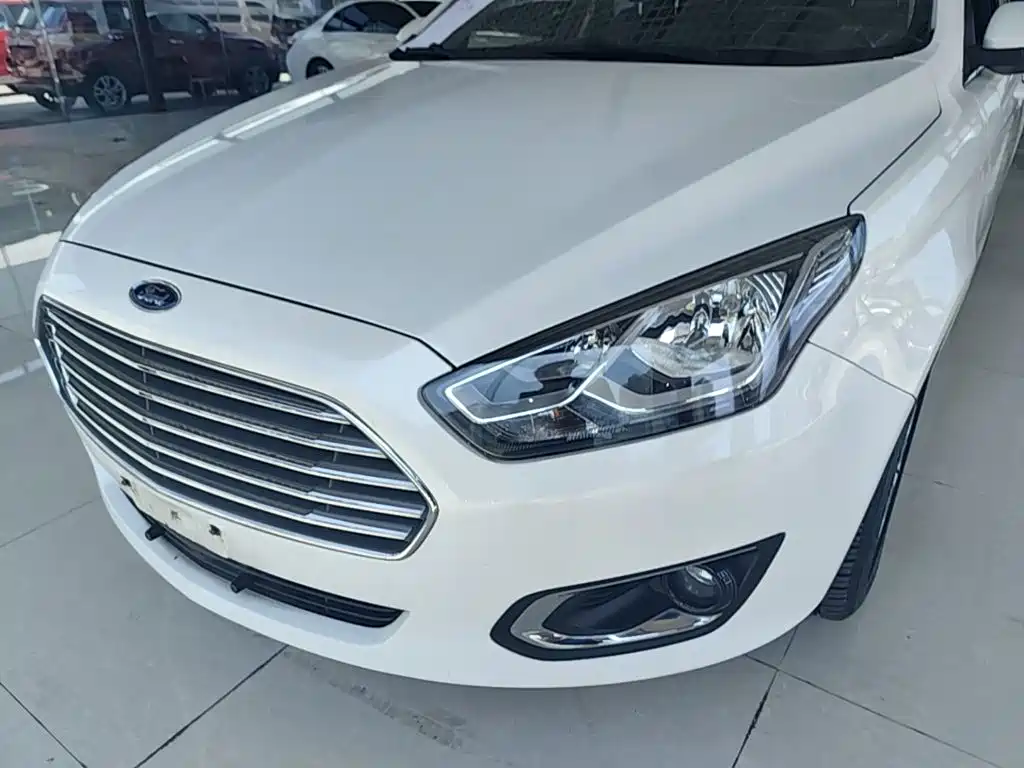 Ford Escort — миниатюра 24