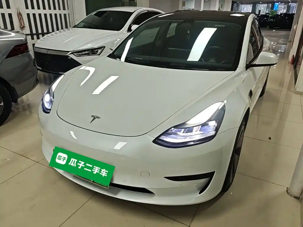 Tesla Model 3 — миниатюра 2