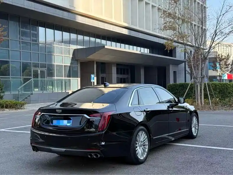 CADILLAC CT6