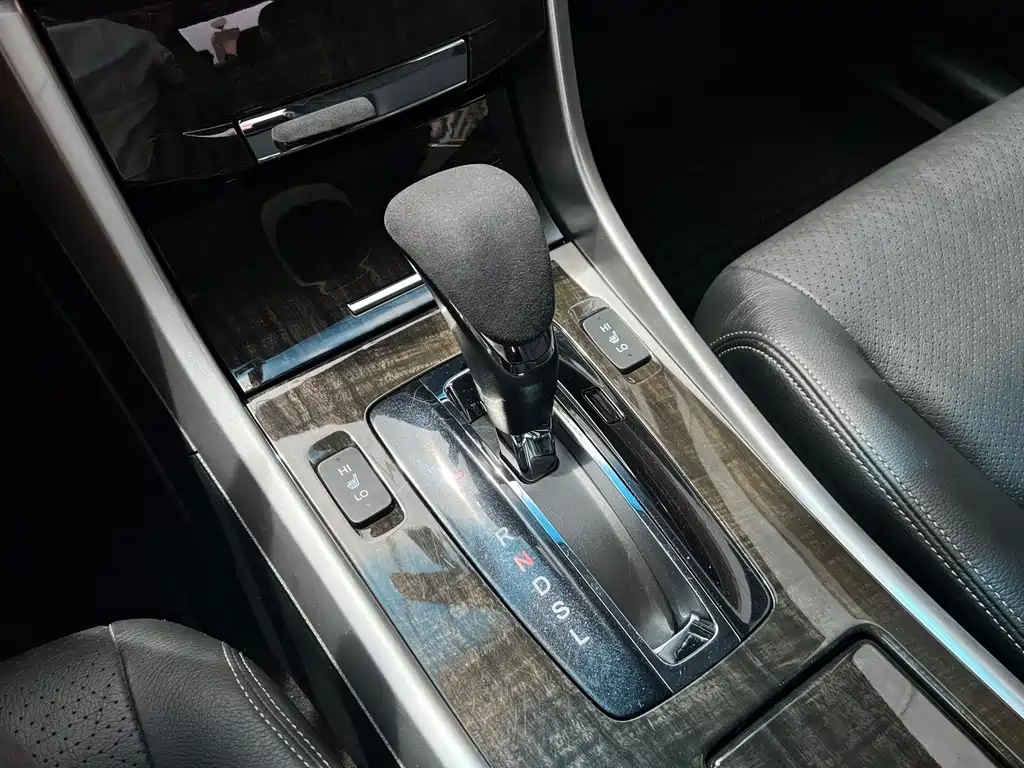 Honda Accord — миниатюра 7