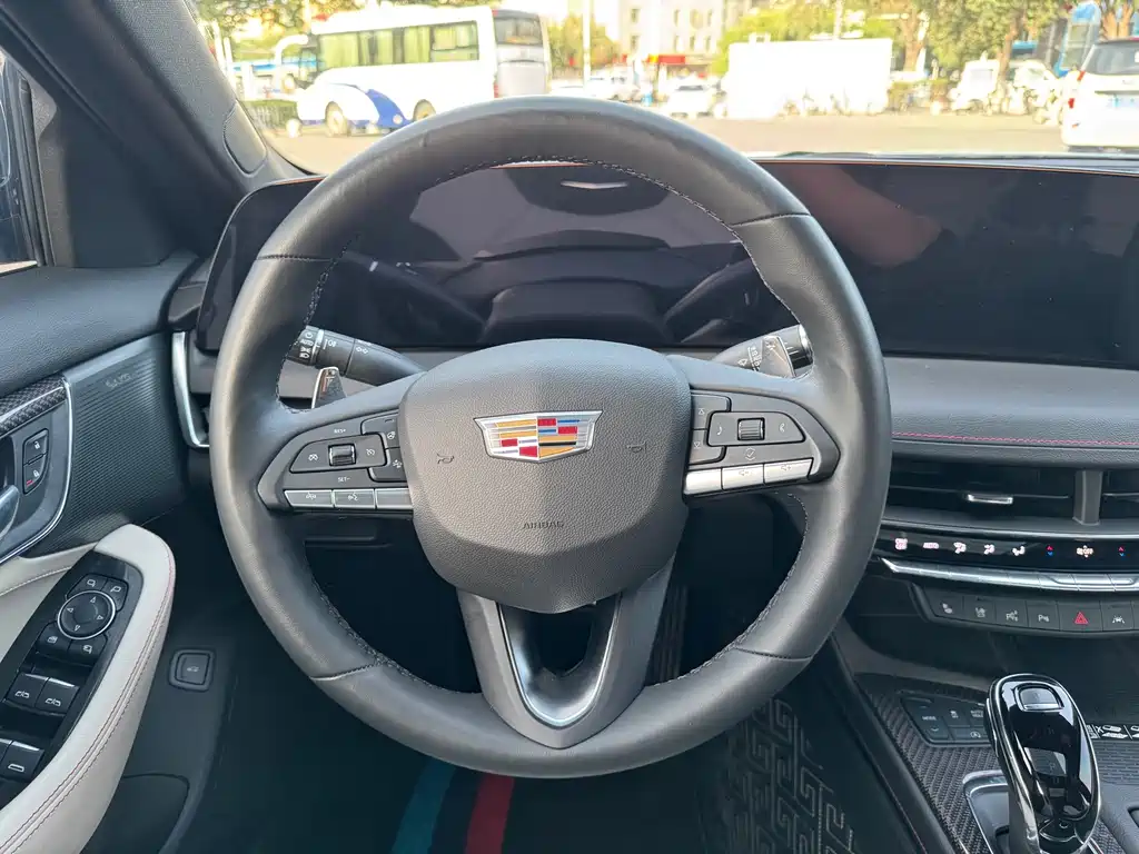 Cadillac CT5 — миниатюра 7