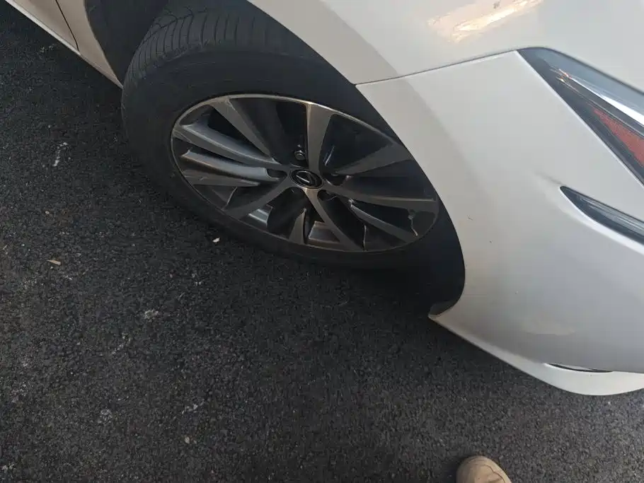 Lexus ES — миниатюра 6