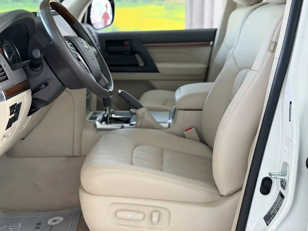 Toyota Land Cruiser — миниатюра 7