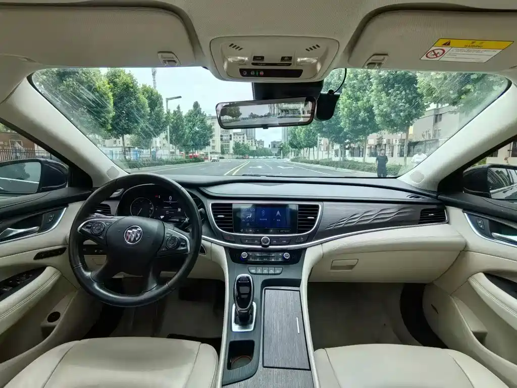 Buick LaCrosse 2022 Avenir