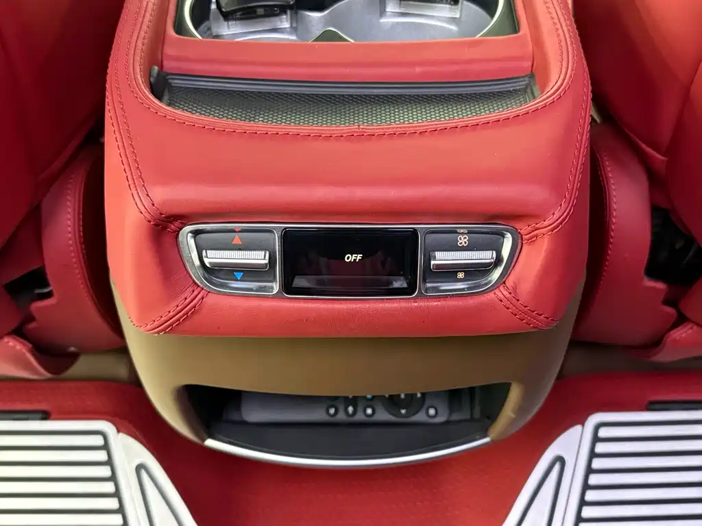 MERCEDES-BENZ V CLASS