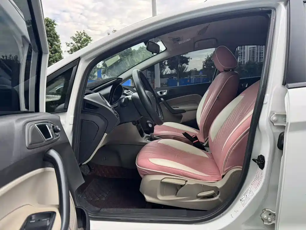 Ford Fiesta — миниатюра 10