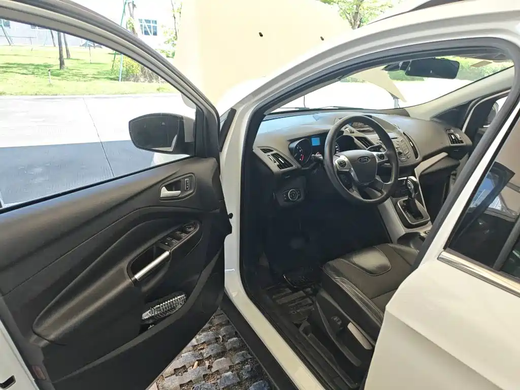 Ford Kuga — миниатюра 12