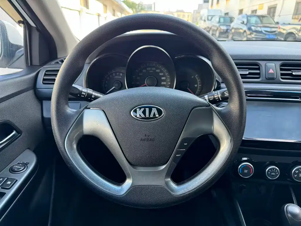 Kia K2 — миниатюра 7