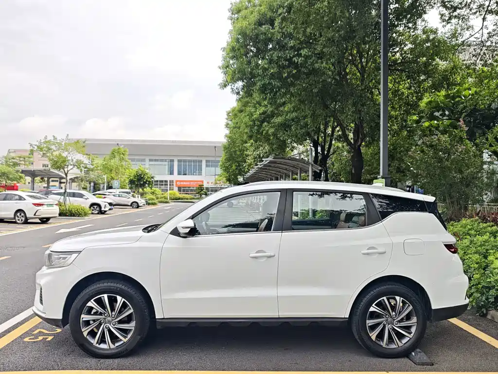 Geely Vision X6 — миниатюра 4
