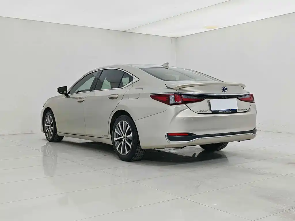 Lexus ES — миниатюра 5