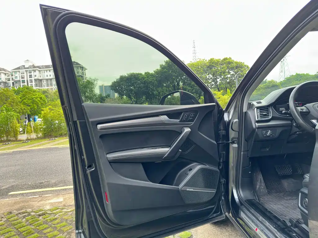 Audi Q5L — миниатюра 8