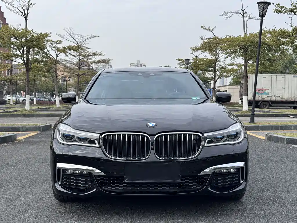 BMW 7 SERIES