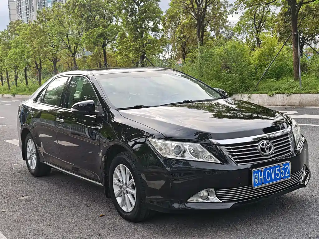 Toyota Camry — миниатюра 3