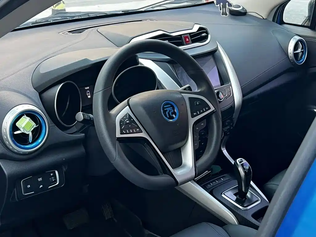 BYD Yuan EV — миниатюра 6