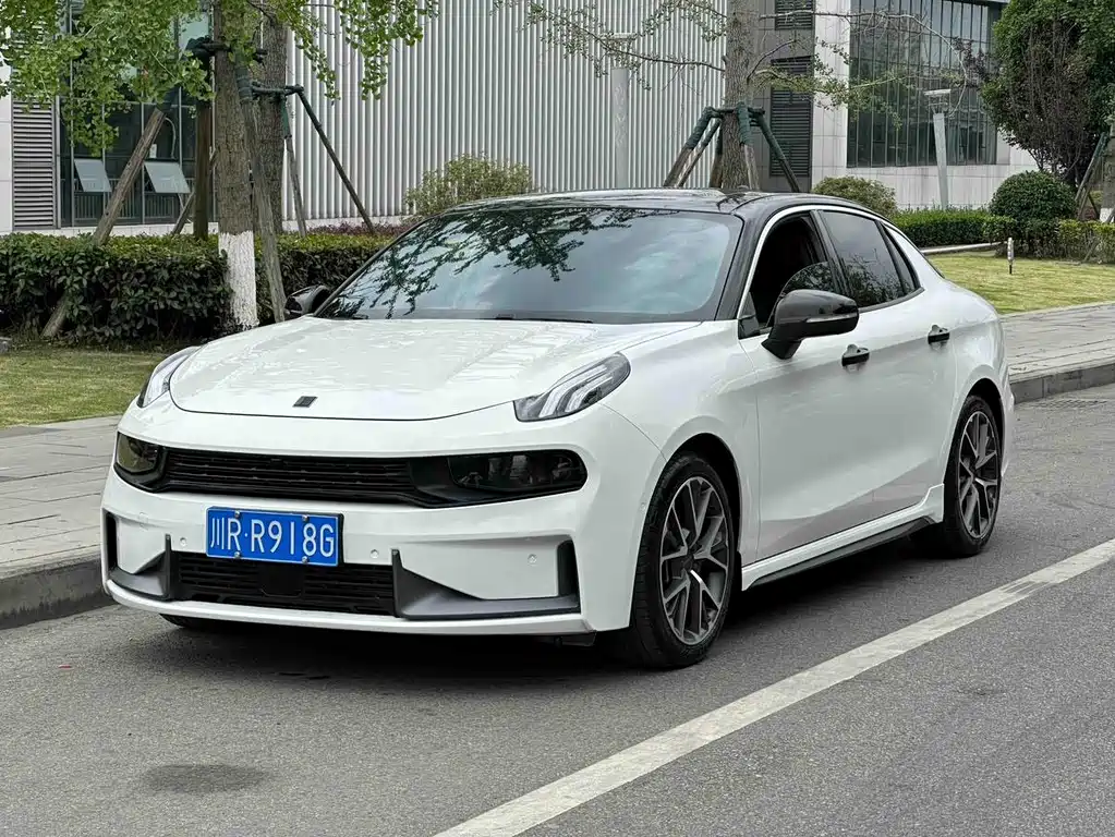 Lynk & Co 03 2022
