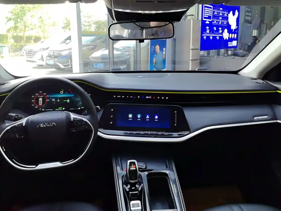 DONGFENG YI HYUN MAX